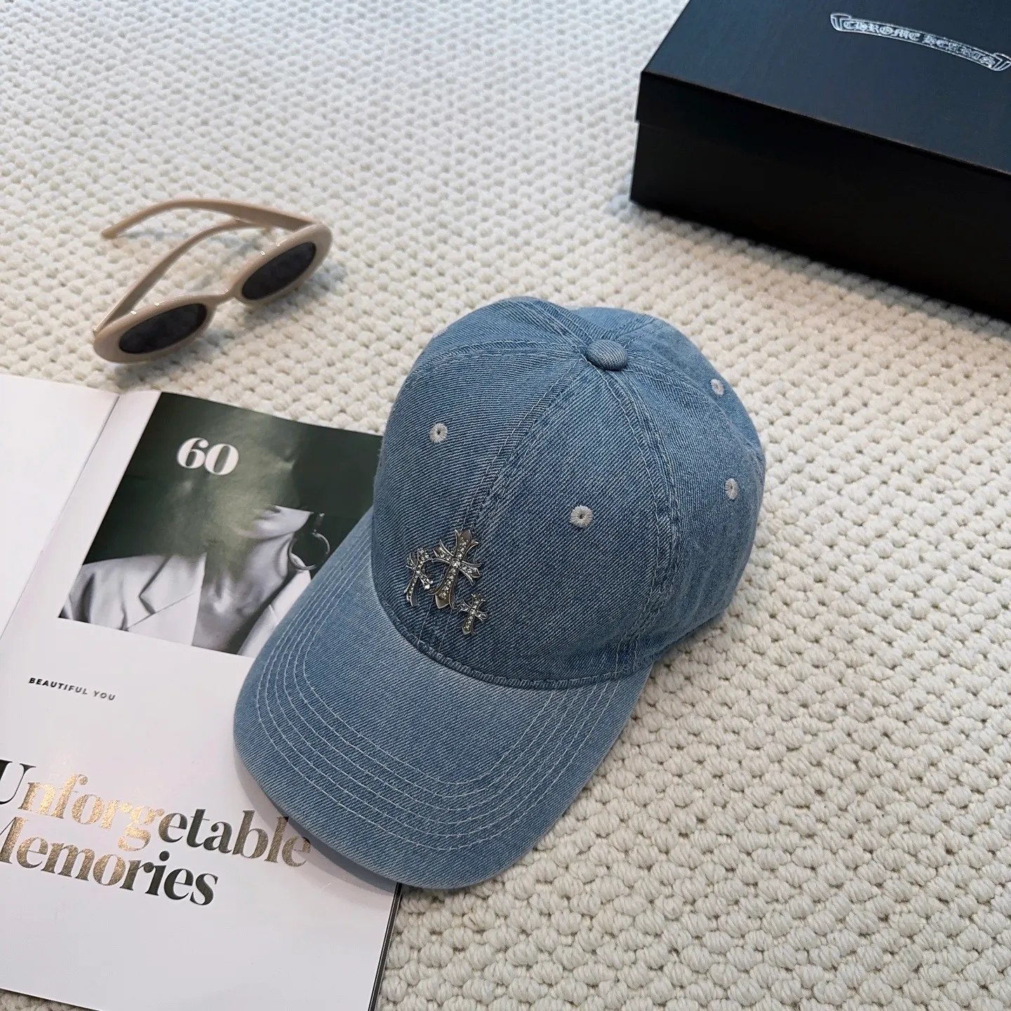 P60 Crow Heart 🆕🆕25 new washed denim baseball cap, personalized fashion classic cross logo, casual with a cool feeling, unisex style, same style for men and women! Very easy to match! Head circumference: 56-58cm is available